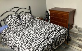 Chambre Meublee Dans Une Maison